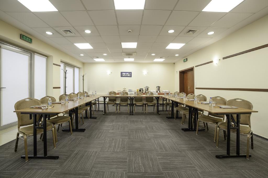 H6 Major Aparthotel Travel & Business, Free Parking Краків Екстер'єр фото