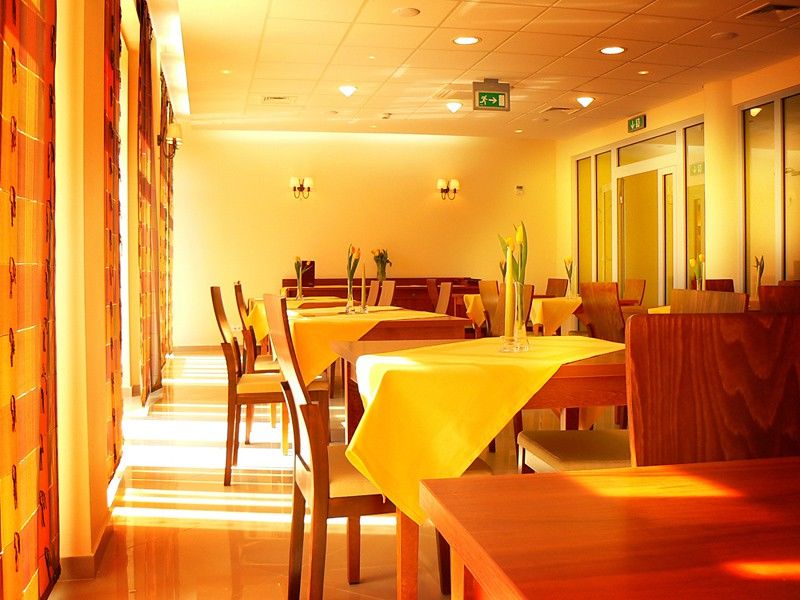 H6 Major Aparthotel Travel & Business, Free Parking Краків Ресторан фото
